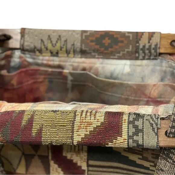 Vintage Aztec Bohemian Tapestry Knit Handbag with Wooden Closure - Picture 7 of 16